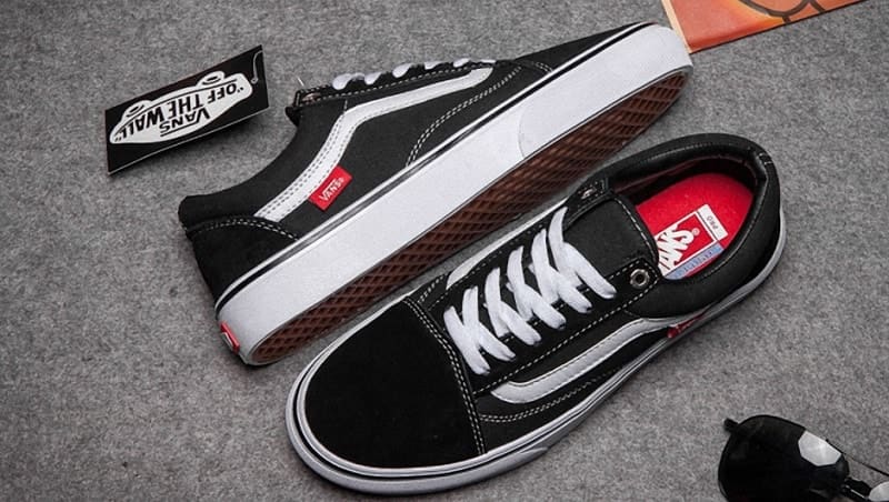 cómo vestir con zapatillas vans